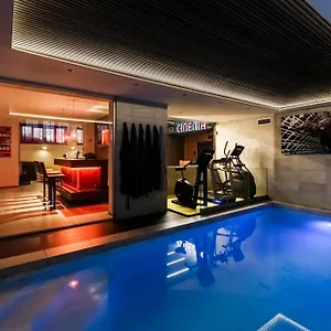 https://appartamento-di-pregio-con-piscina-privata.it-lombardy.com