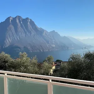 blue-apartment-riva-di-solto.it-lombardy.com/